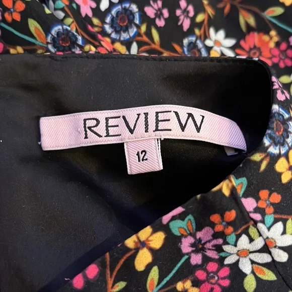 REVIEW Daisy Chain Black Floral Fit and Flare Midi Dress - Picture 5 of 14